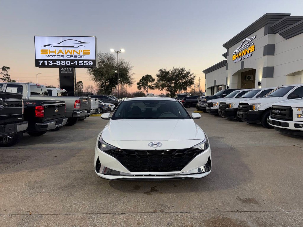 Hyundai Elantra Vehicle Full-screen Gallery Image 38