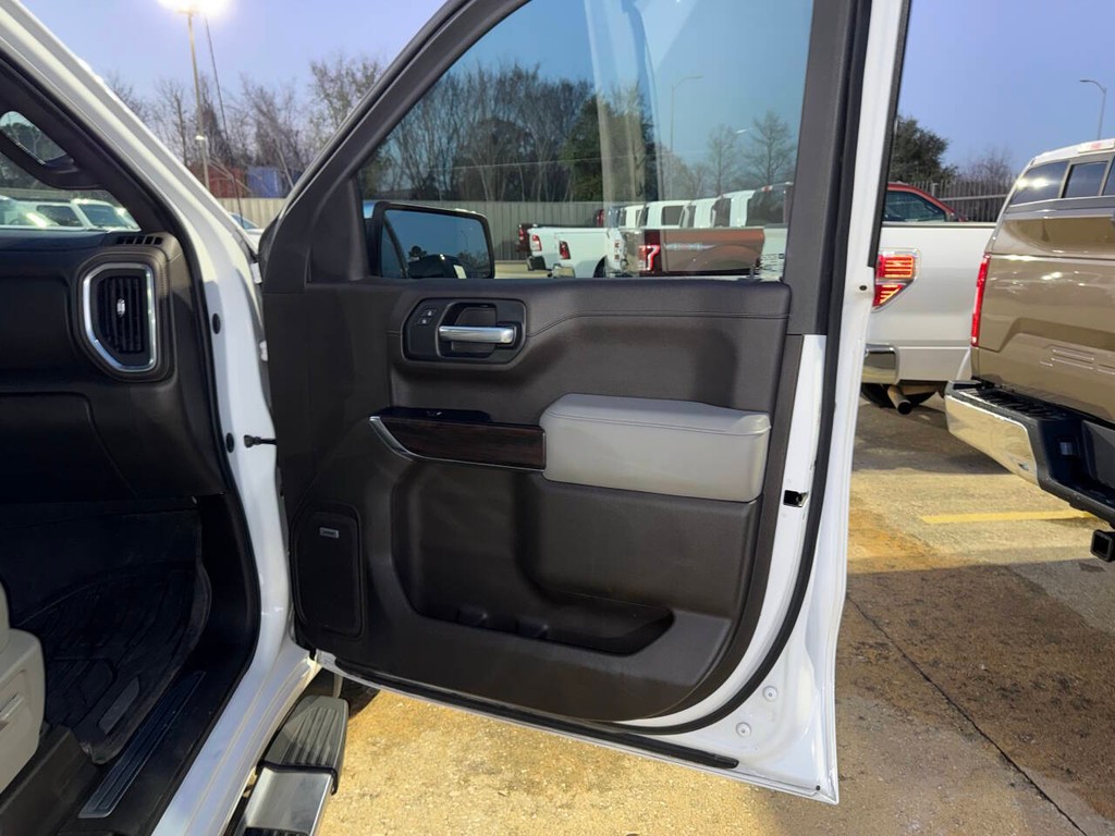 GMC Sierra 1500 Vehicle Full-screen Gallery Image 11