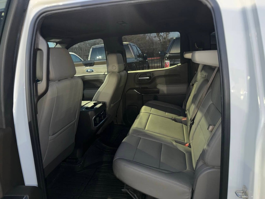 GMC Sierra 1500 Vehicle Full-screen Gallery Image 13