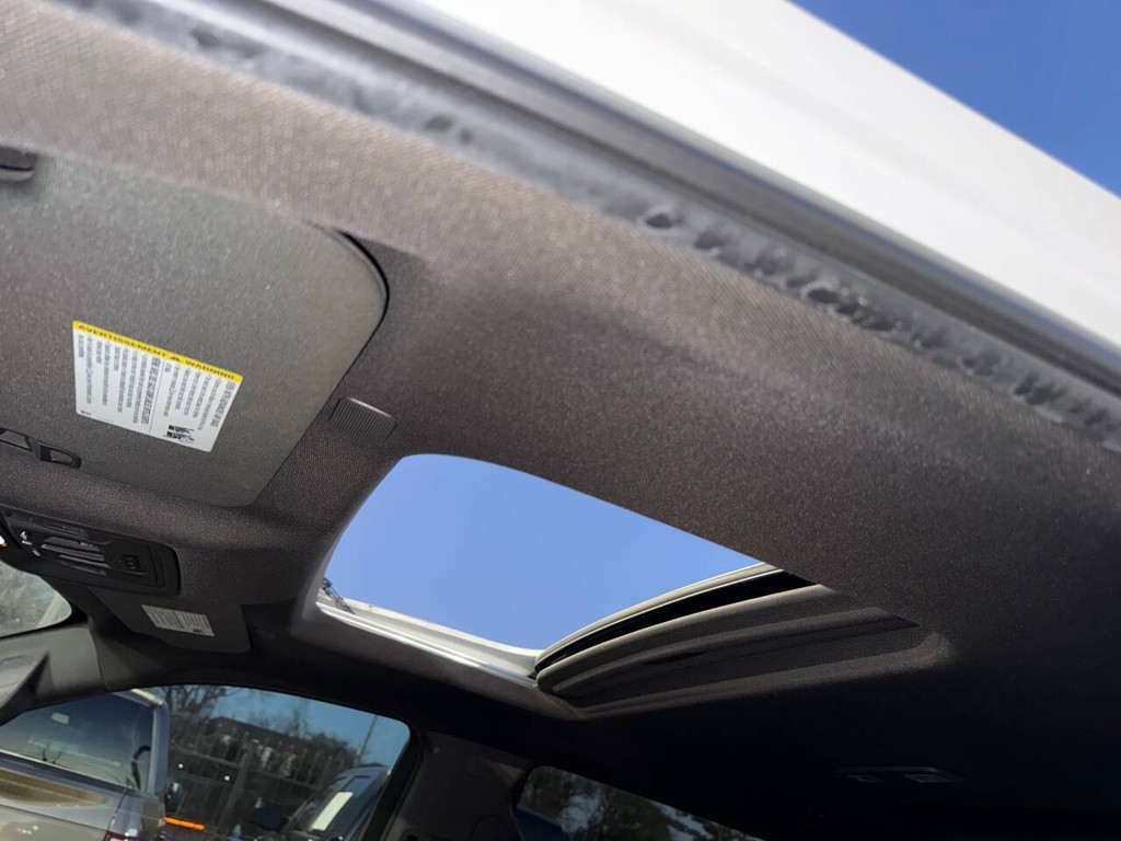 GMC Sierra 1500 Vehicle Full-screen Gallery Image 31