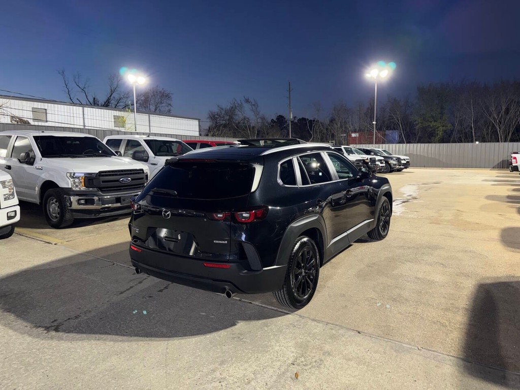 Mazda CX-50 Vehicle Full-screen Gallery Image 05