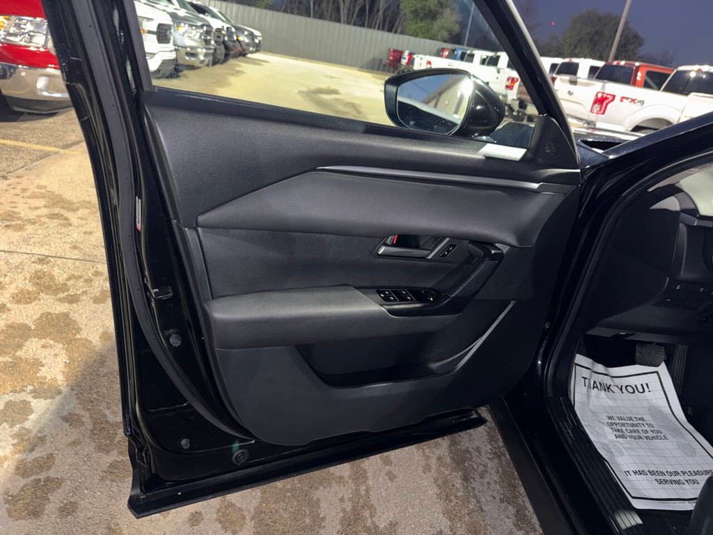 Mazda CX-50 Vehicle Full-screen Gallery Image 08