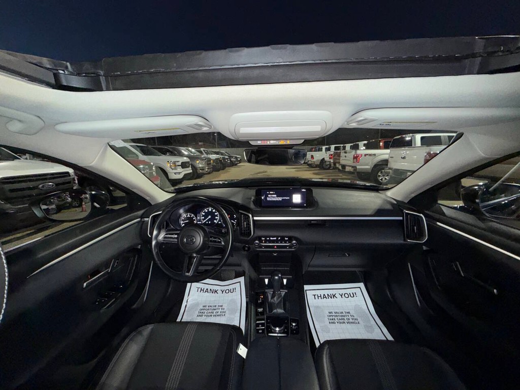 Mazda CX-50 Vehicle Full-screen Gallery Image 18