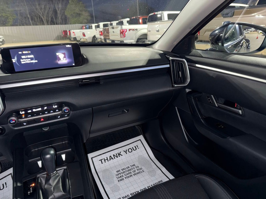 Mazda CX-50 Vehicle Full-screen Gallery Image 23