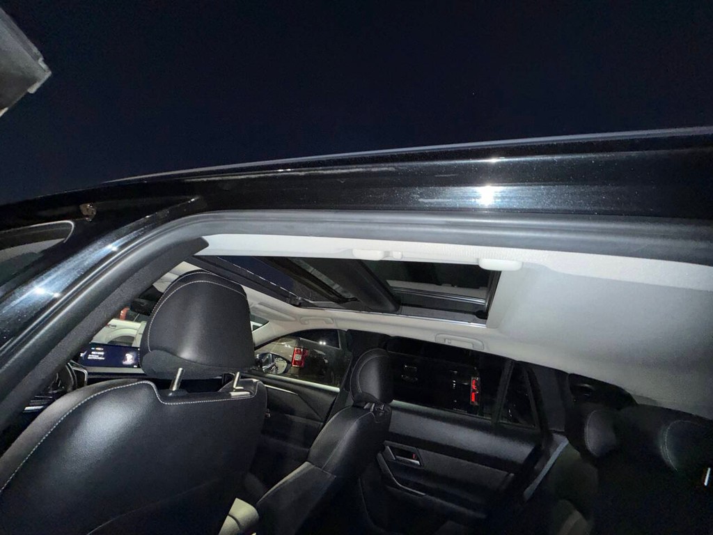 Mazda CX-50 Vehicle Full-screen Gallery Image 34