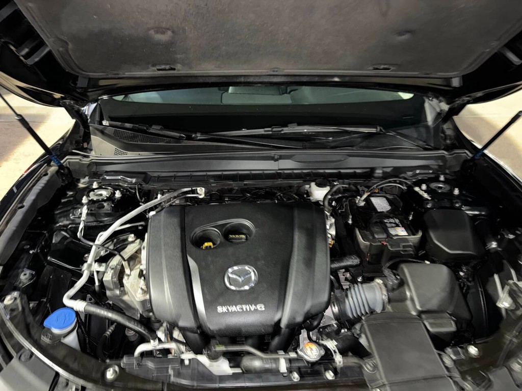 Mazda CX-50 Vehicle Full-screen Gallery Image 38