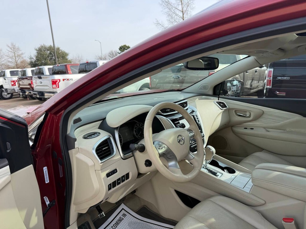 Nissan Murano Vehicle Full-screen Gallery Image 07