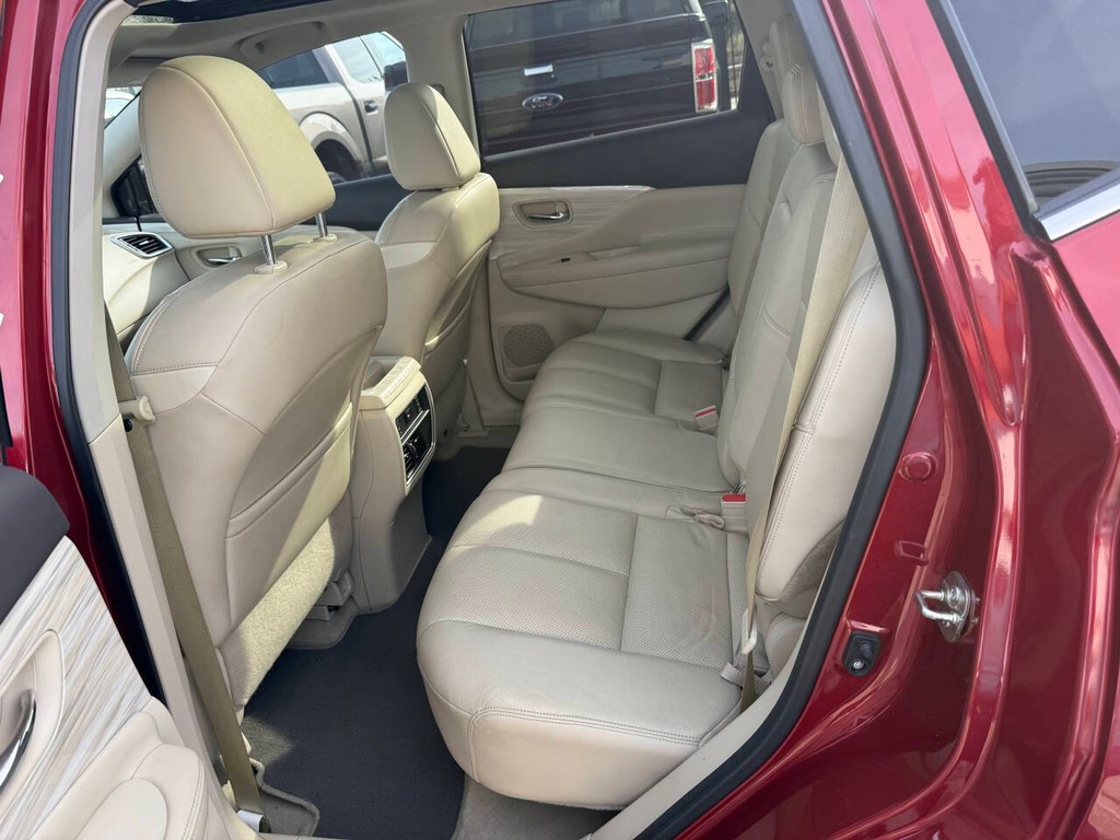 Nissan Murano Vehicle Full-screen Gallery Image 13