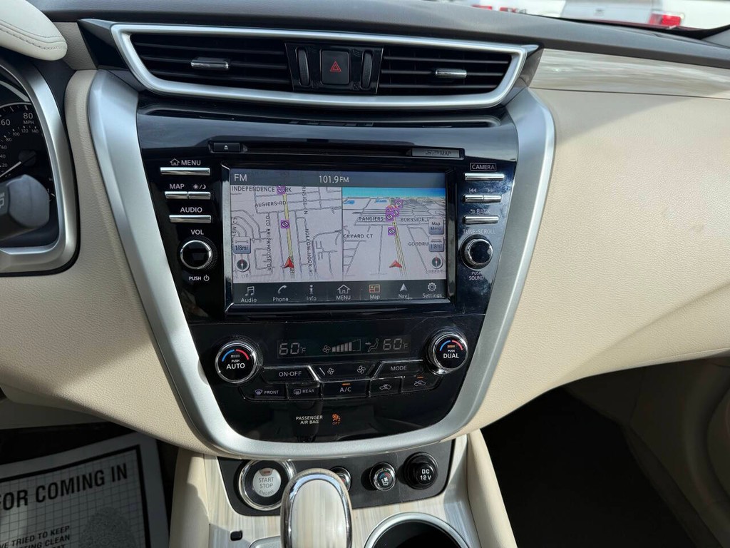 Nissan Murano Vehicle Full-screen Gallery Image 25