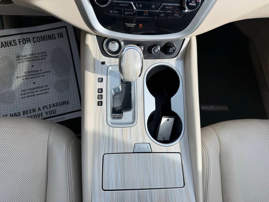 Nissan Murano Vehicle Full-screen Gallery Image 30