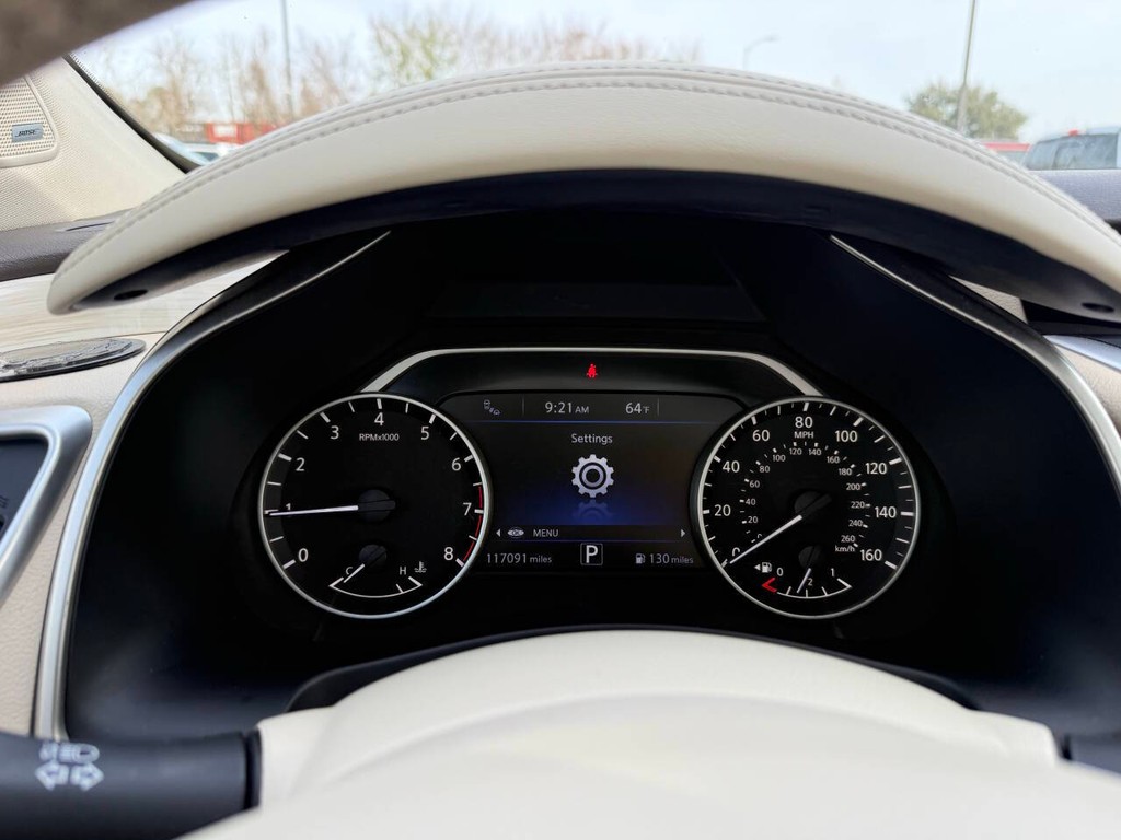 Nissan Murano Vehicle Full-screen Gallery Image 34