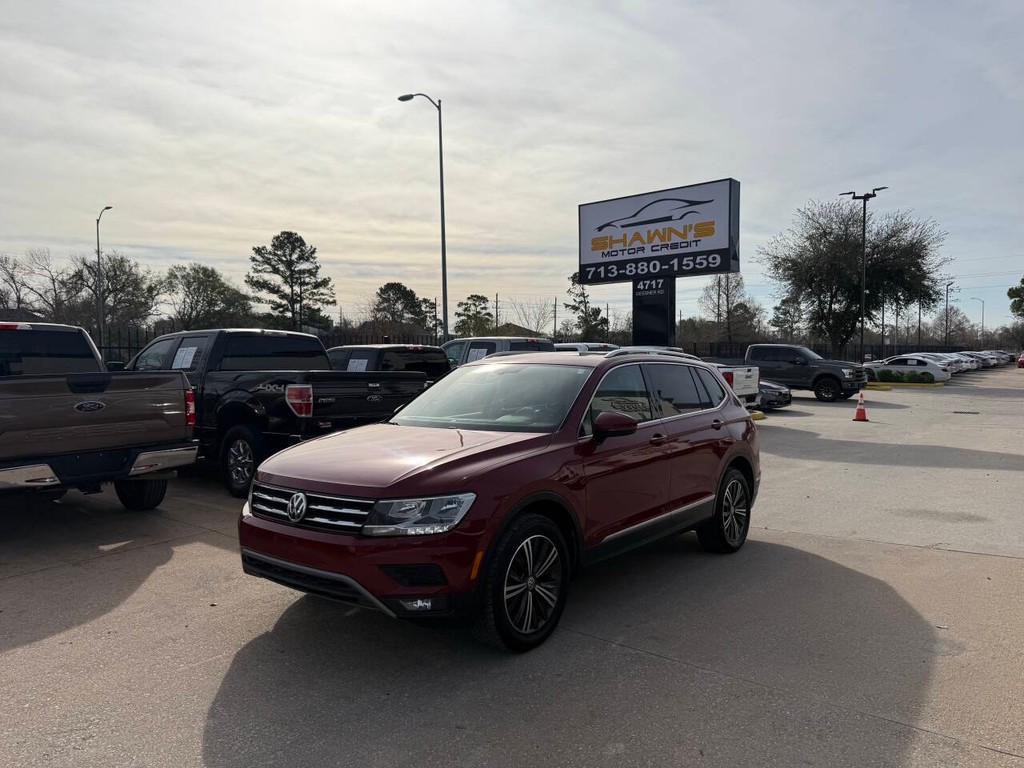 Volkswagen Tiguan Vehicle Full-screen Gallery Image 03