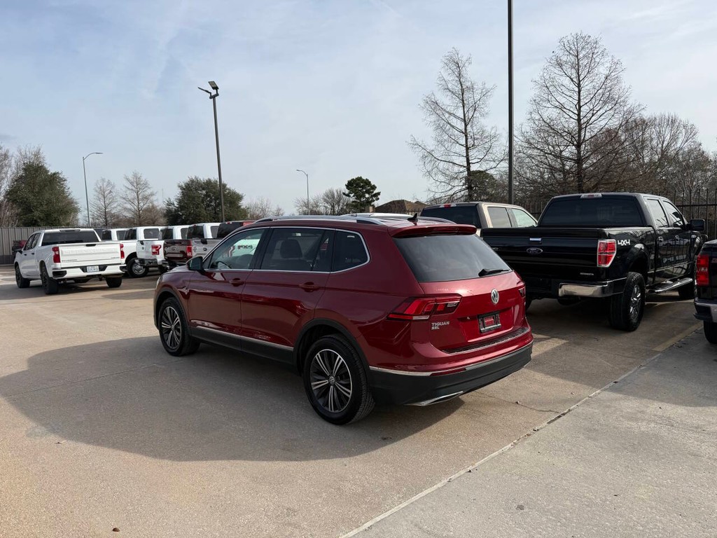 Volkswagen Tiguan Vehicle Full-screen Gallery Image 04