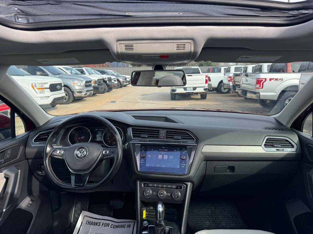 Volkswagen Tiguan Vehicle Full-screen Gallery Image 19