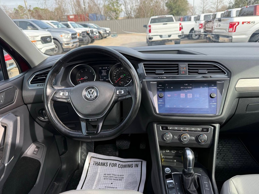 Volkswagen Tiguan Vehicle Full-screen Gallery Image 23