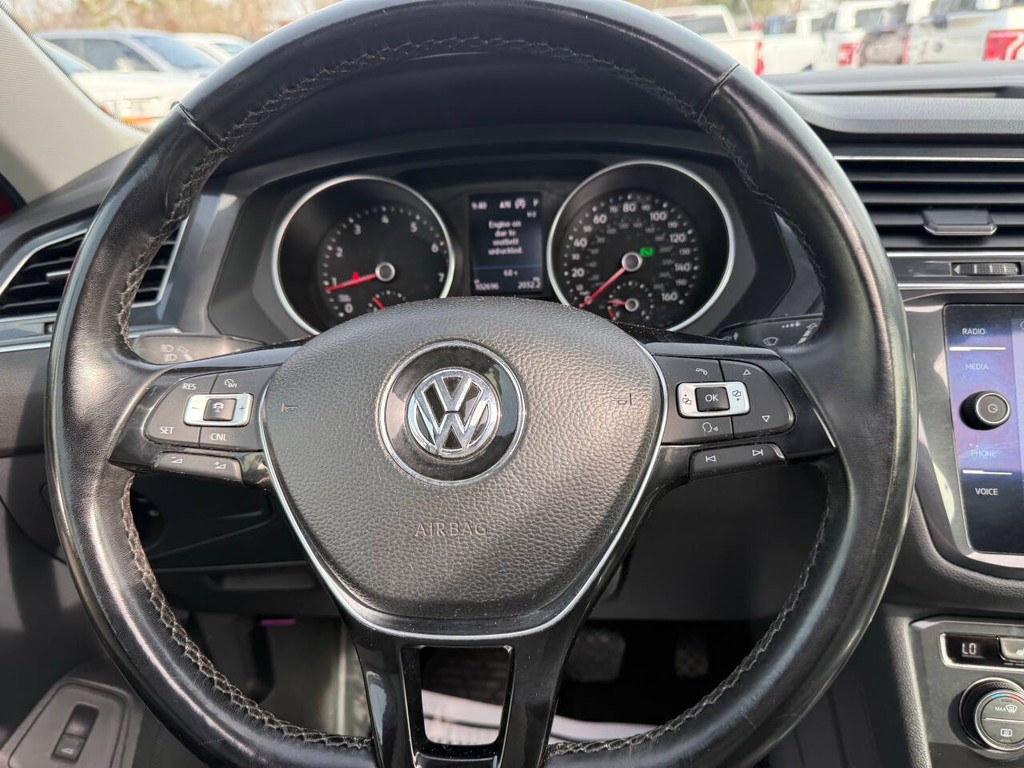 Volkswagen Tiguan Vehicle Full-screen Gallery Image 25