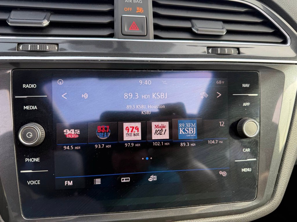 Volkswagen Tiguan Vehicle Full-screen Gallery Image 28