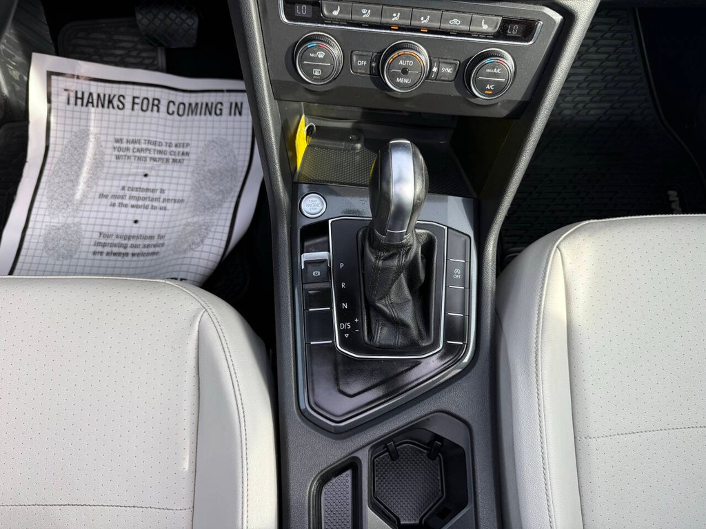 Volkswagen Tiguan Vehicle Full-screen Gallery Image 30