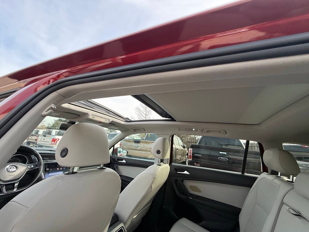 Volkswagen Tiguan Vehicle Full-screen Gallery Image 34