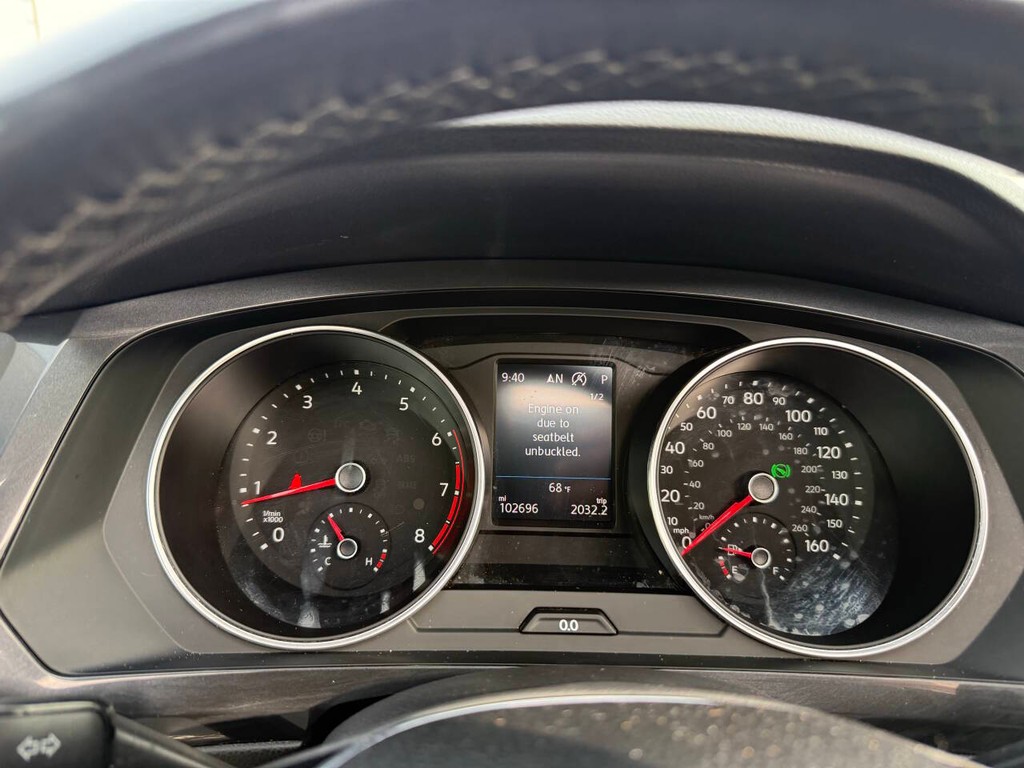 Volkswagen Tiguan Vehicle Full-screen Gallery Image 35