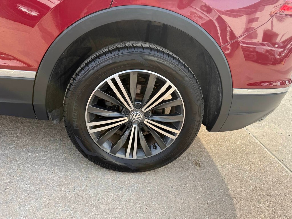 Volkswagen Tiguan Vehicle Full-screen Gallery Image 39