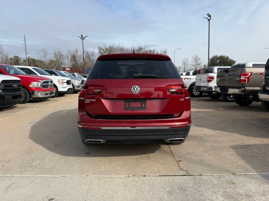 Volkswagen Tiguan Vehicle Full-screen Gallery Image 41