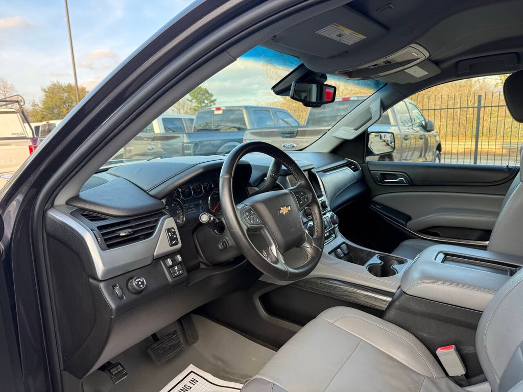 Chevrolet Tahoe Vehicle Full-screen Gallery Image 06