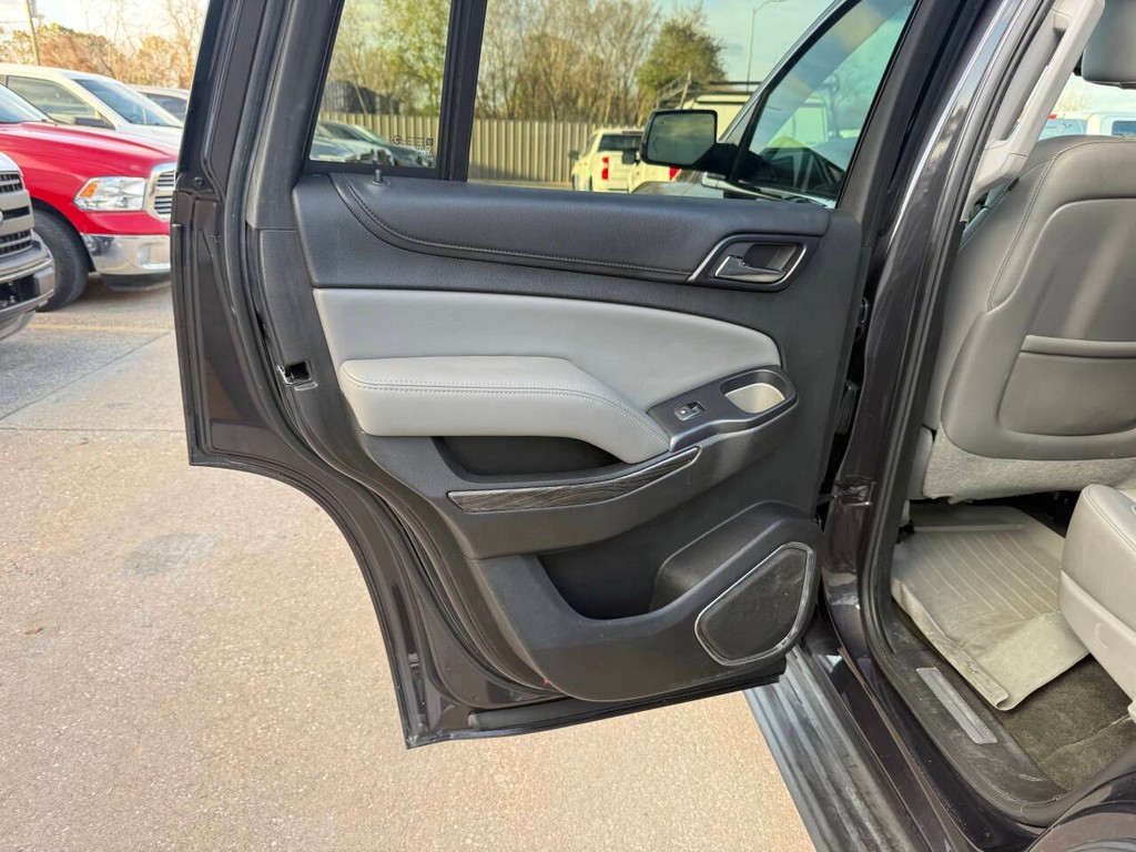 Chevrolet Tahoe Vehicle Full-screen Gallery Image 15