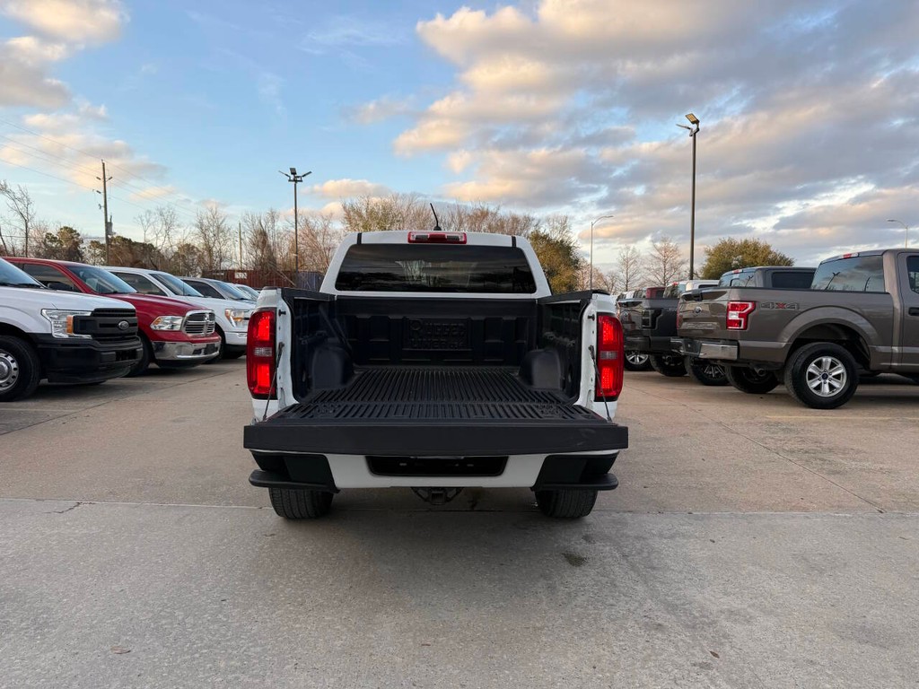 Chevrolet Colorado Vehicle Full-screen Gallery Image 37