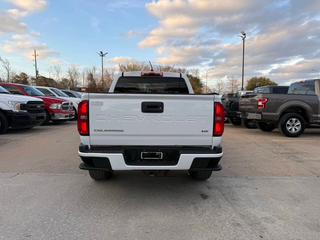 Chevrolet Colorado Vehicle Full-screen Gallery Image 38