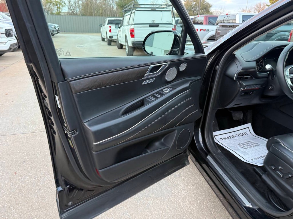 Genesis GV80 Vehicle Full-screen Gallery Image 08