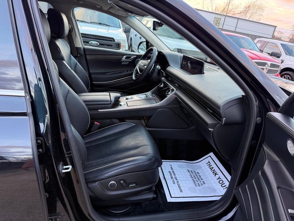 Genesis GV80 Vehicle Full-screen Gallery Image 10