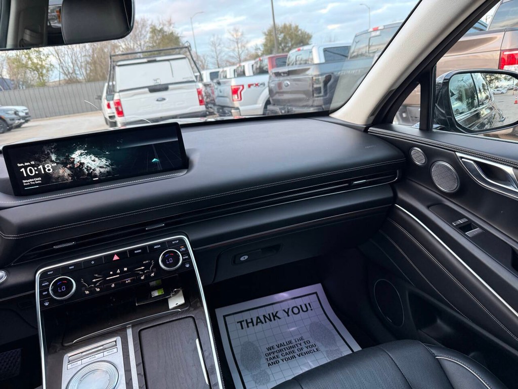 Genesis GV80 Vehicle Full-screen Gallery Image 20