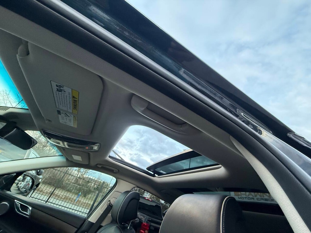 Genesis GV80 Vehicle Full-screen Gallery Image 29