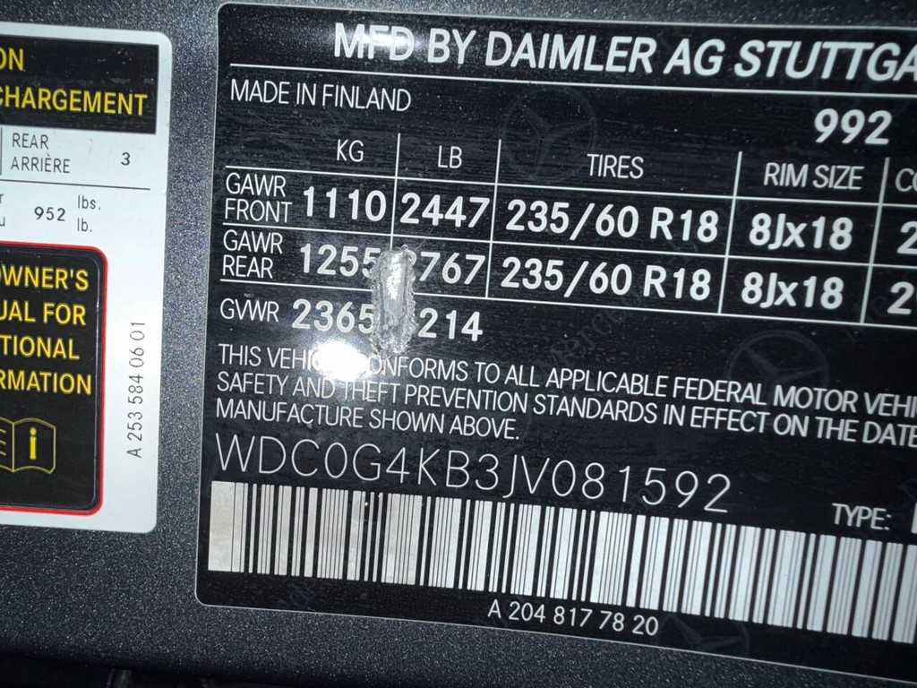 Mercedes-Benz GLC Vehicle Full-screen Gallery Image 35