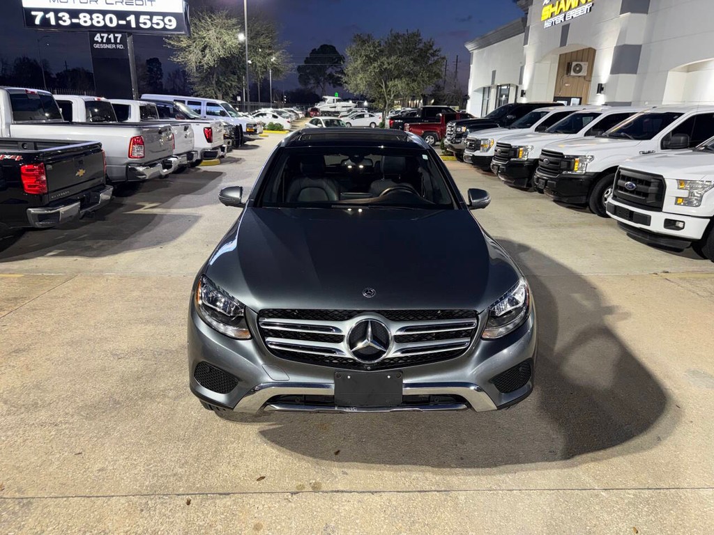 Mercedes-Benz GLC Vehicle Full-screen Gallery Image 41