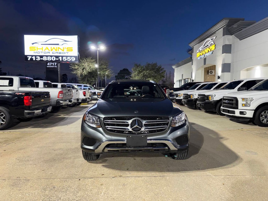 Mercedes-Benz GLC Vehicle Full-screen Gallery Image 42