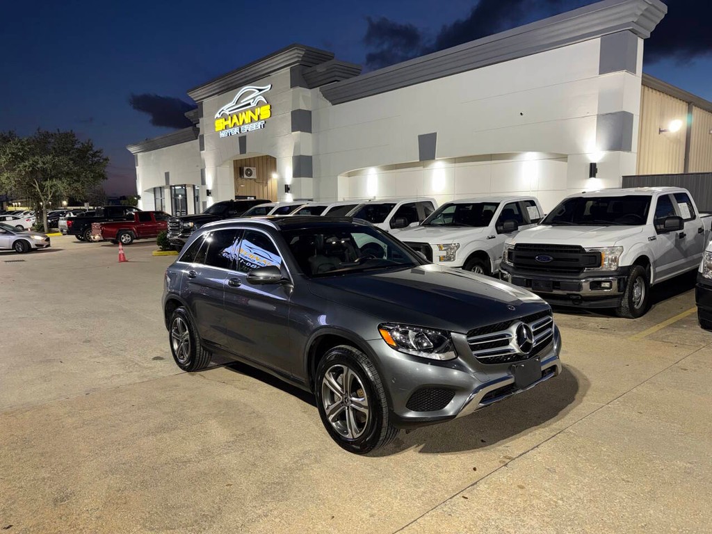 Mercedes-Benz GLC Vehicle Full-screen Gallery Image 43