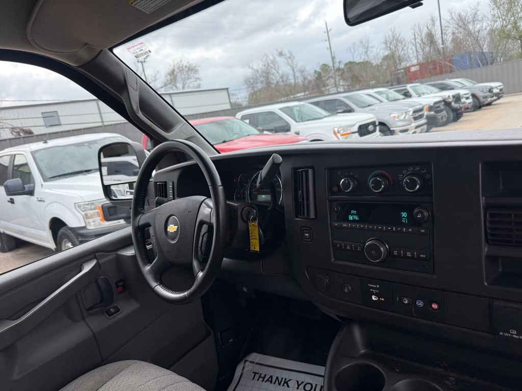 Chevrolet Express Vehicle Full-screen Gallery Image 14