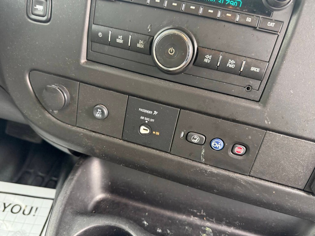 Chevrolet Express Vehicle Full-screen Gallery Image 21