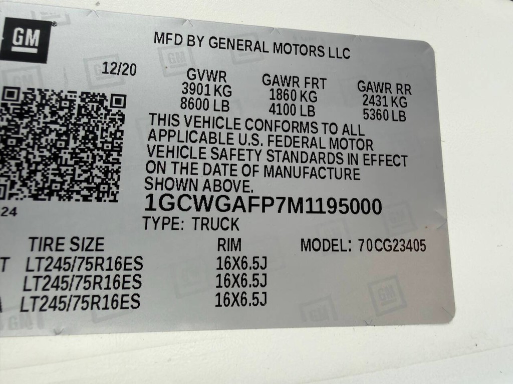 Chevrolet Express Vehicle Full-screen Gallery Image 31