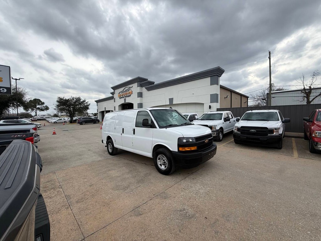Chevrolet Express Vehicle Full-screen Gallery Image 39