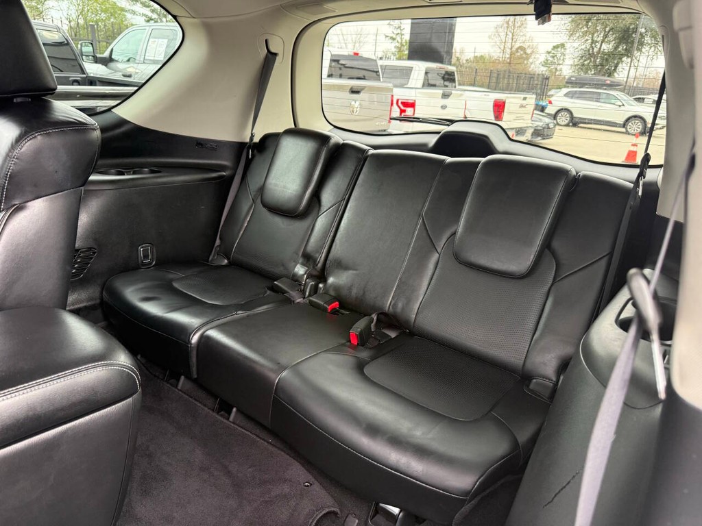 INFINITI QX80 Vehicle Full-screen Gallery Image 14
