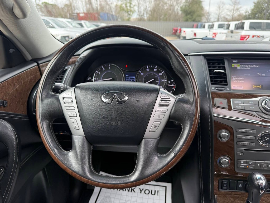 INFINITI QX80 Vehicle Full-screen Gallery Image 24