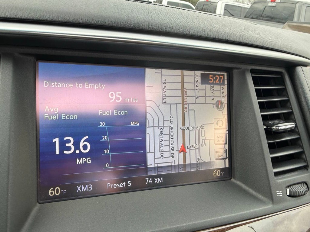 INFINITI QX80 Vehicle Full-screen Gallery Image 28