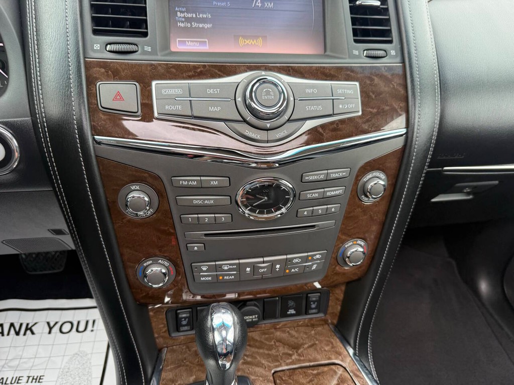 INFINITI QX80 Vehicle Full-screen Gallery Image 30