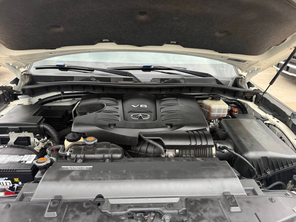INFINITI QX80 Vehicle Full-screen Gallery Image 38