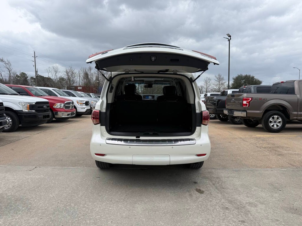 INFINITI QX80 Vehicle Full-screen Gallery Image 40