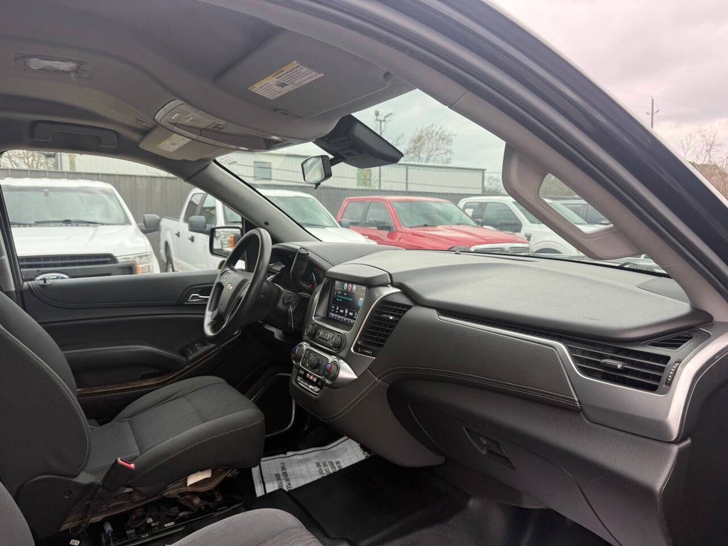 Chevrolet Tahoe Vehicle Full-screen Gallery Image 09