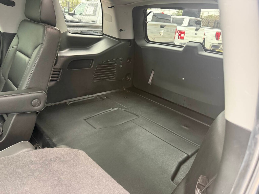 Chevrolet Tahoe Vehicle Full-screen Gallery Image 14